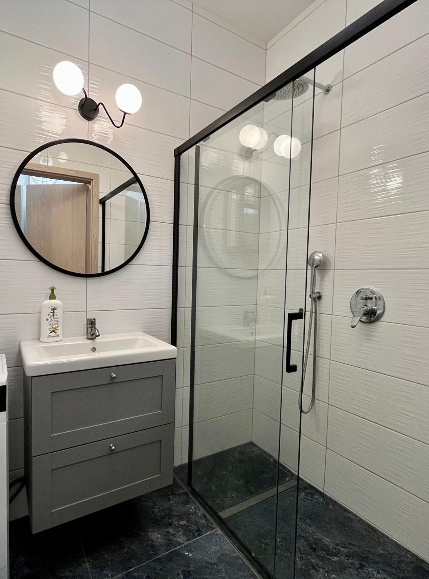 Feelhome Apartment With Kitchen Красков Екстериор снимка