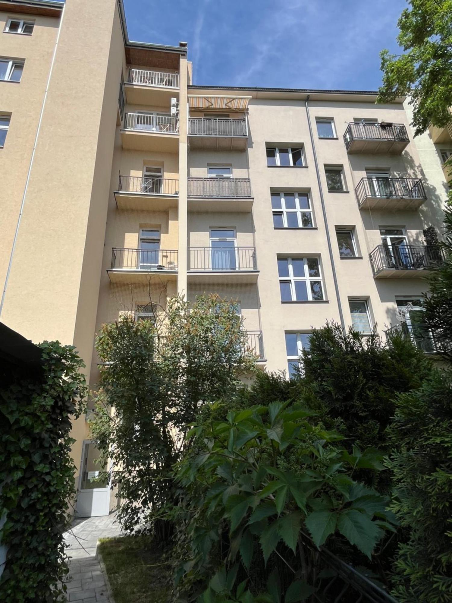 Feelhome Apartment With Kitchen Красков Екстериор снимка